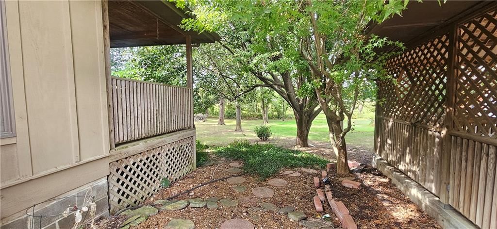 817 Elmwood Lane — photo 30