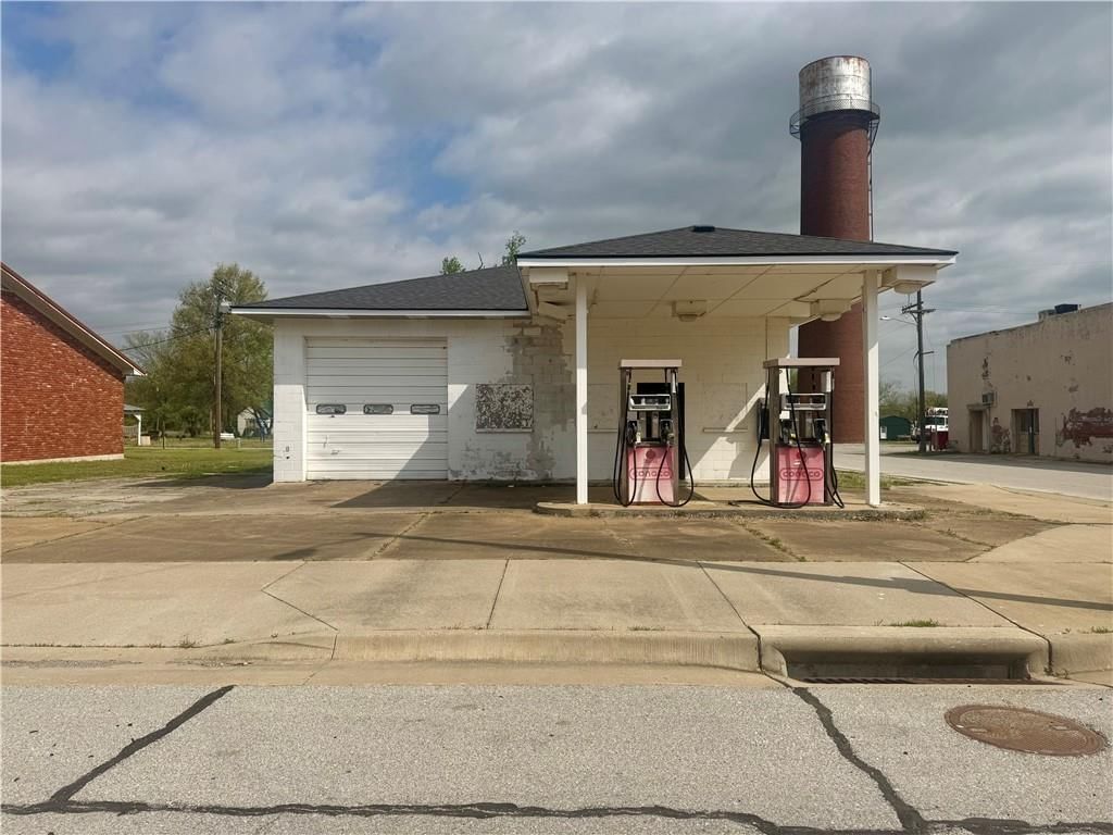 103 W Main Street — photo 1