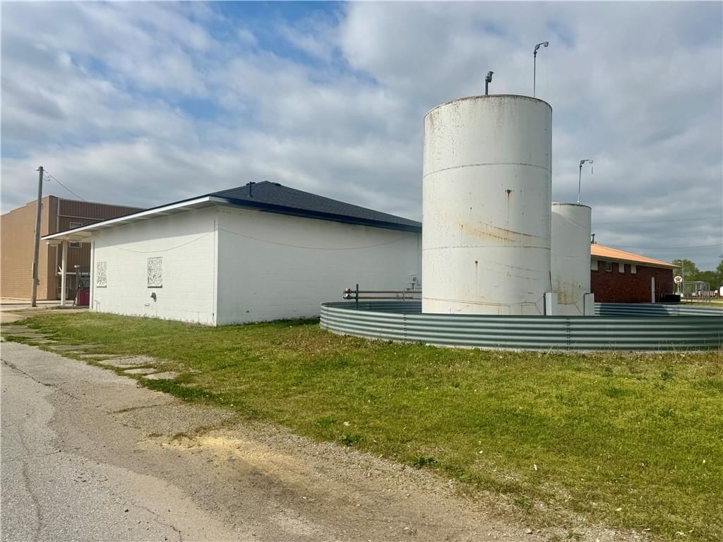 103 W Main Street — photo 3