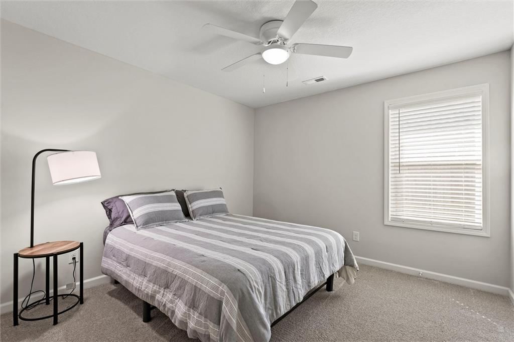 124 E Pacific Avenue — photo 15