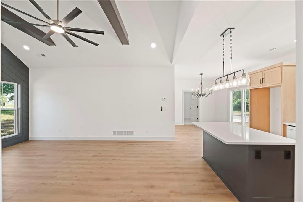 706 N Main Street — photo 11