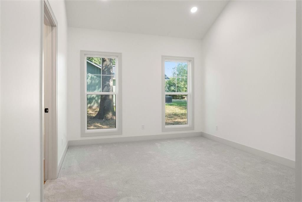 706 N Main Street — photo 15