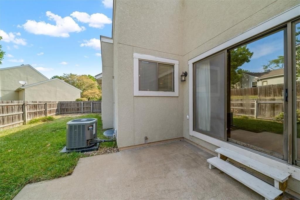 10786 Westgate Road — photo 32
