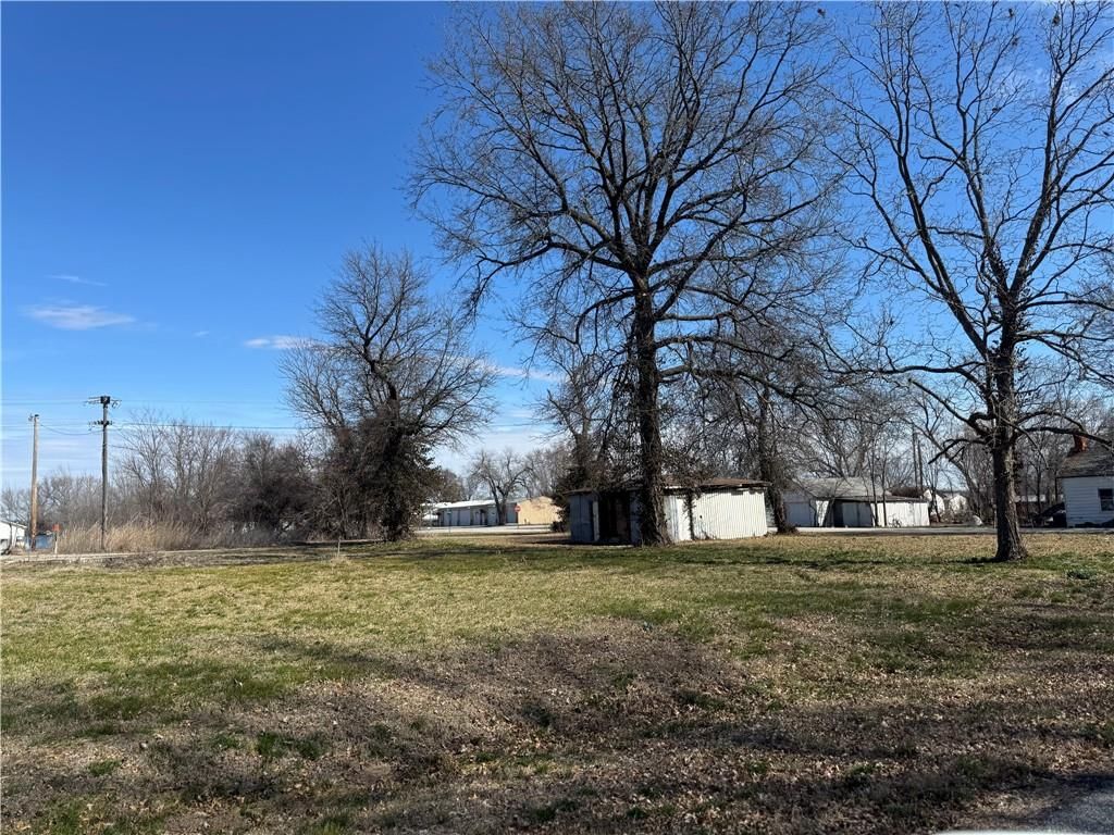 205 E Pine Street — photo 8