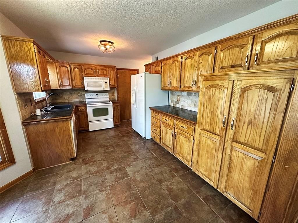 1152 SW Pacific Circle — photo 7