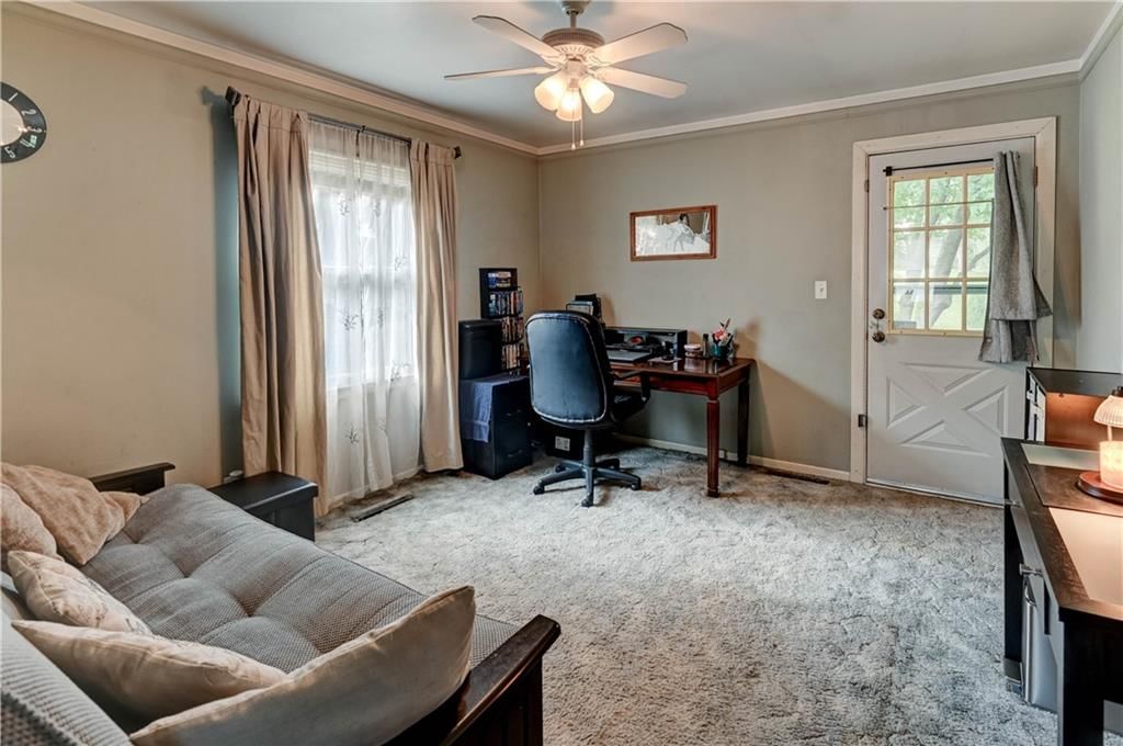 Photo 17 of 29 - 4948 N College Avenue