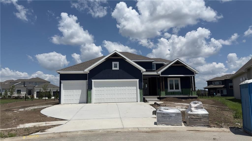 13036 W 174th Place, Overland Park, KS