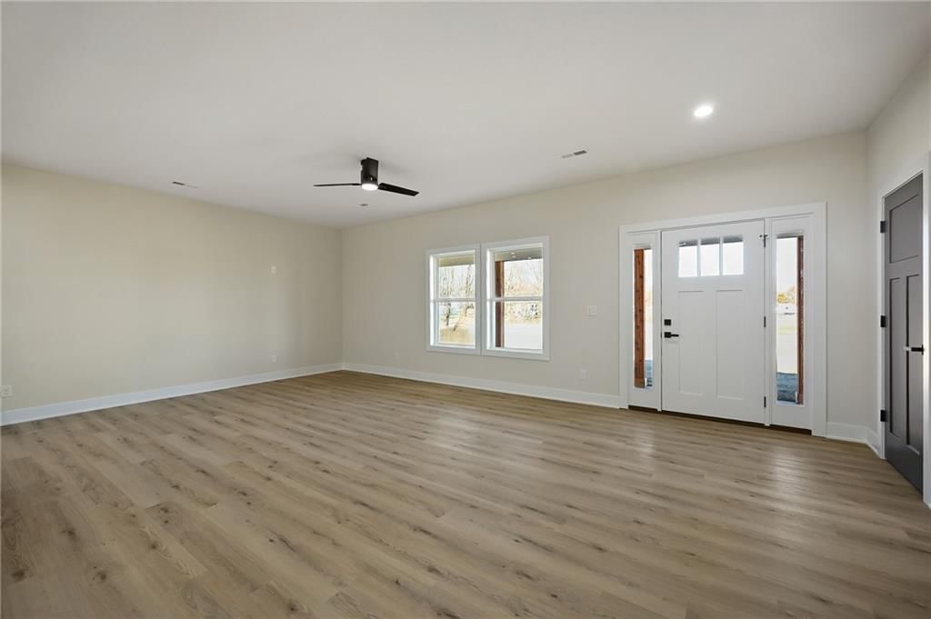 704 Colony Avenue — photo 4
