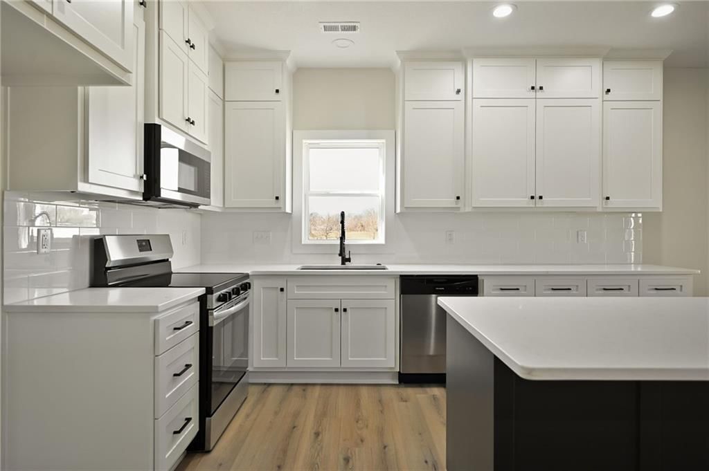 704 Colony Avenue — photo 5