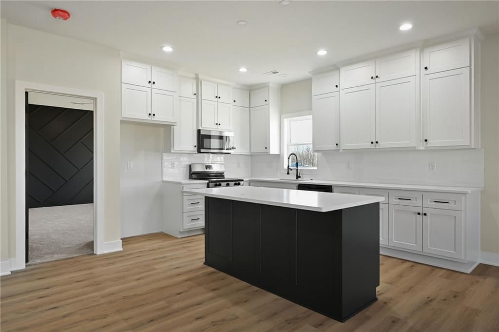 704 Colony Avenue — photo 9