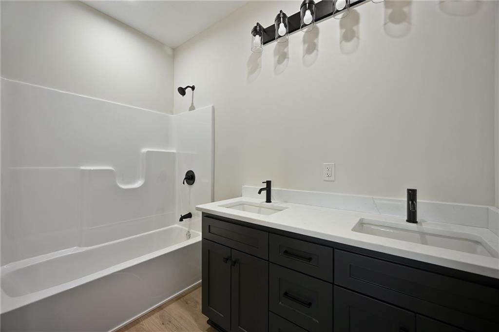 704 Colony Avenue — photo 14