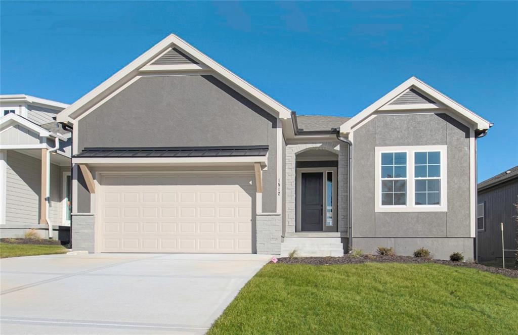 1512 SW Arborpark Terrace, Lee's Summit, MO