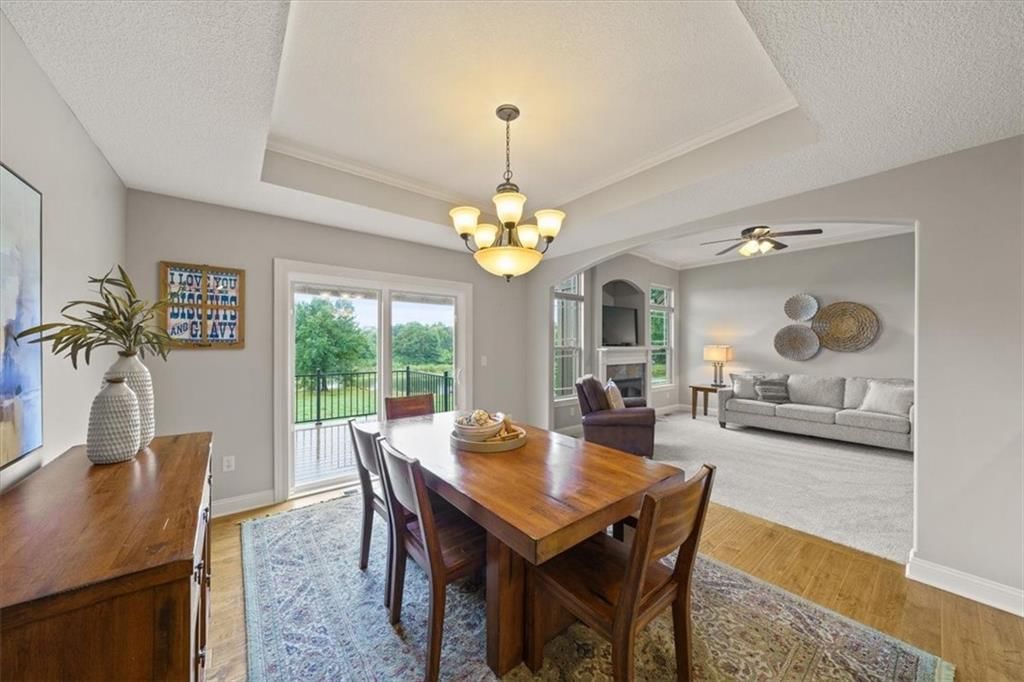 Photo 8 of 34 - 5029 Woodstock Court