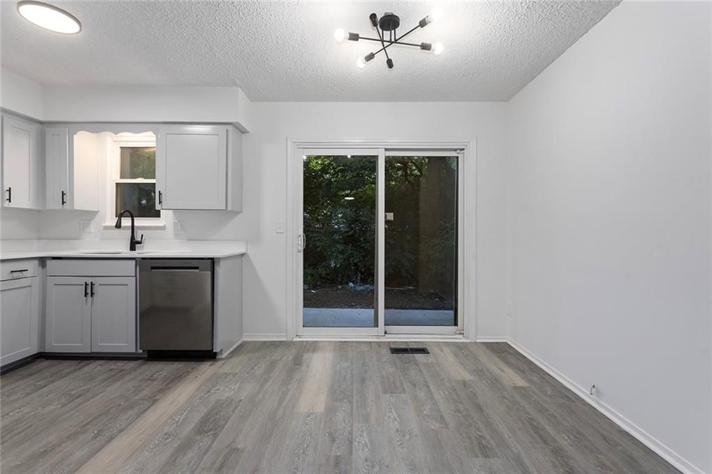 850 Lakeview Drive — photo 6