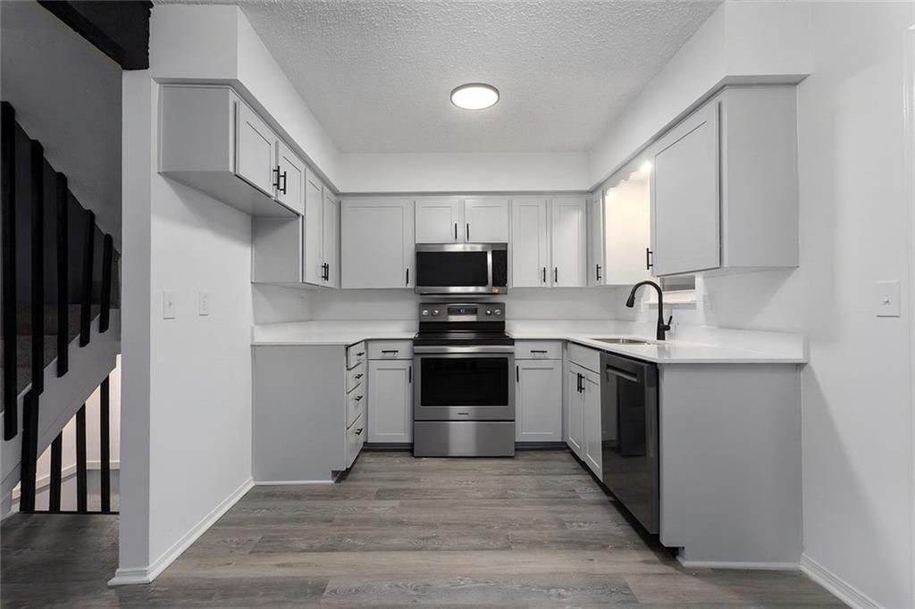 850 Lakeview Drive — photo 7