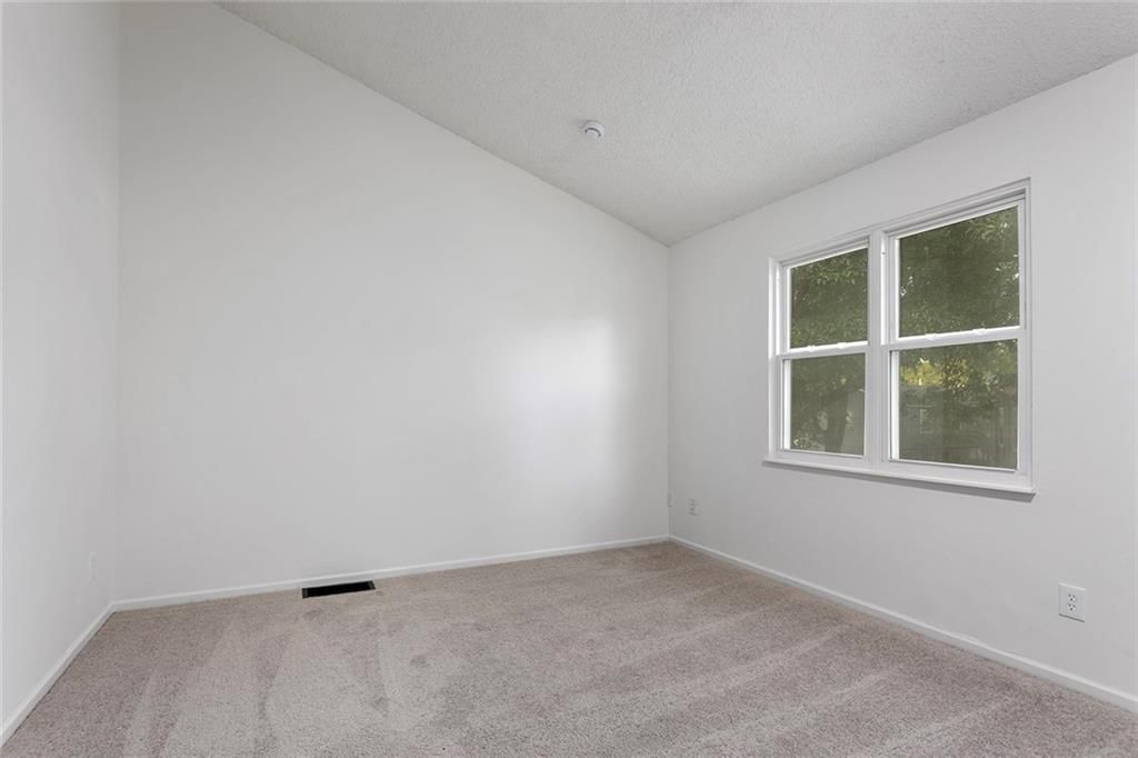 850 Lakeview Drive — photo 12