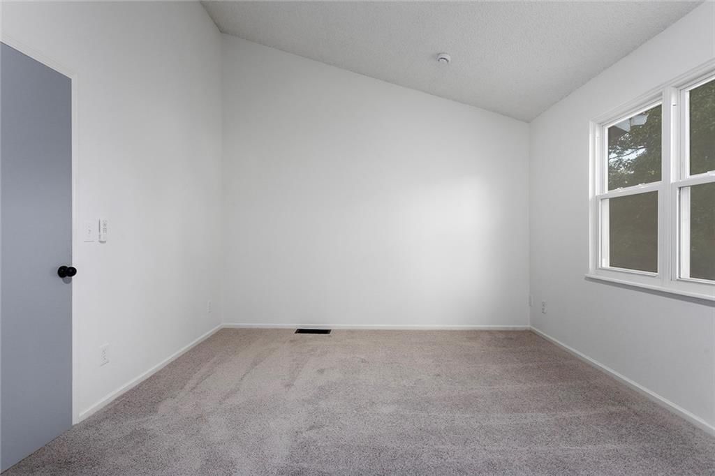 850 Lakeview Drive — photo 13