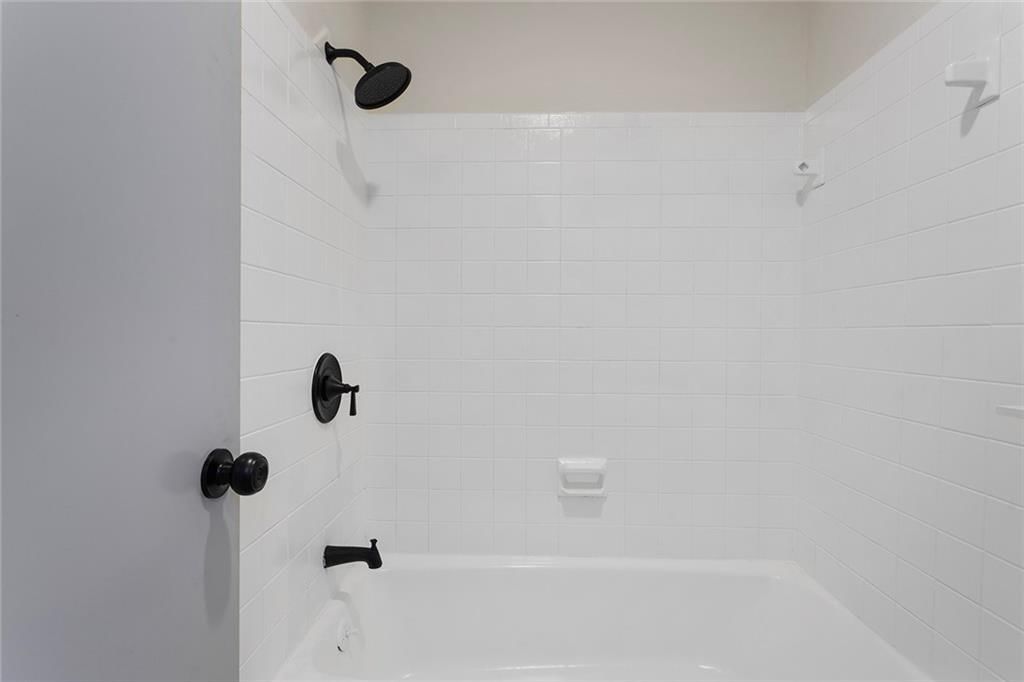 850 Lakeview Drive — photo 15