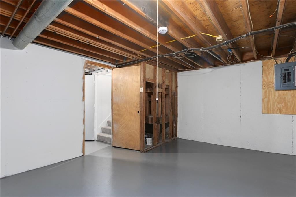 850 Lakeview Drive — photo 17