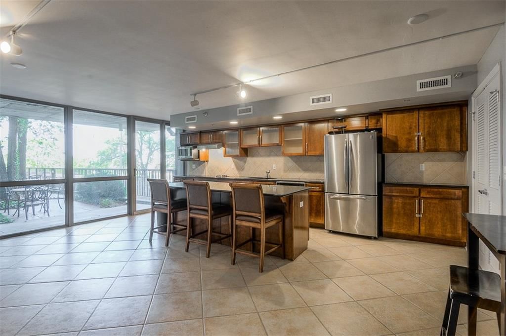 600 E Admiral Boulevard — photo 40