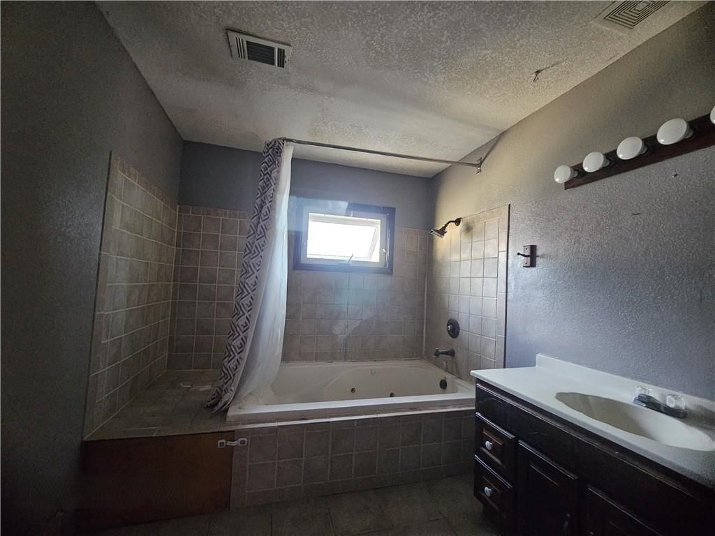 102 S Feaster Street — photo 5