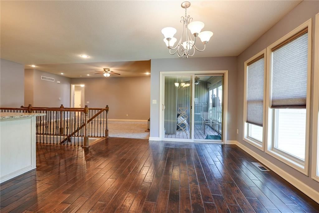 Photo 9 of 39 - 1702 Hedgewood Drive