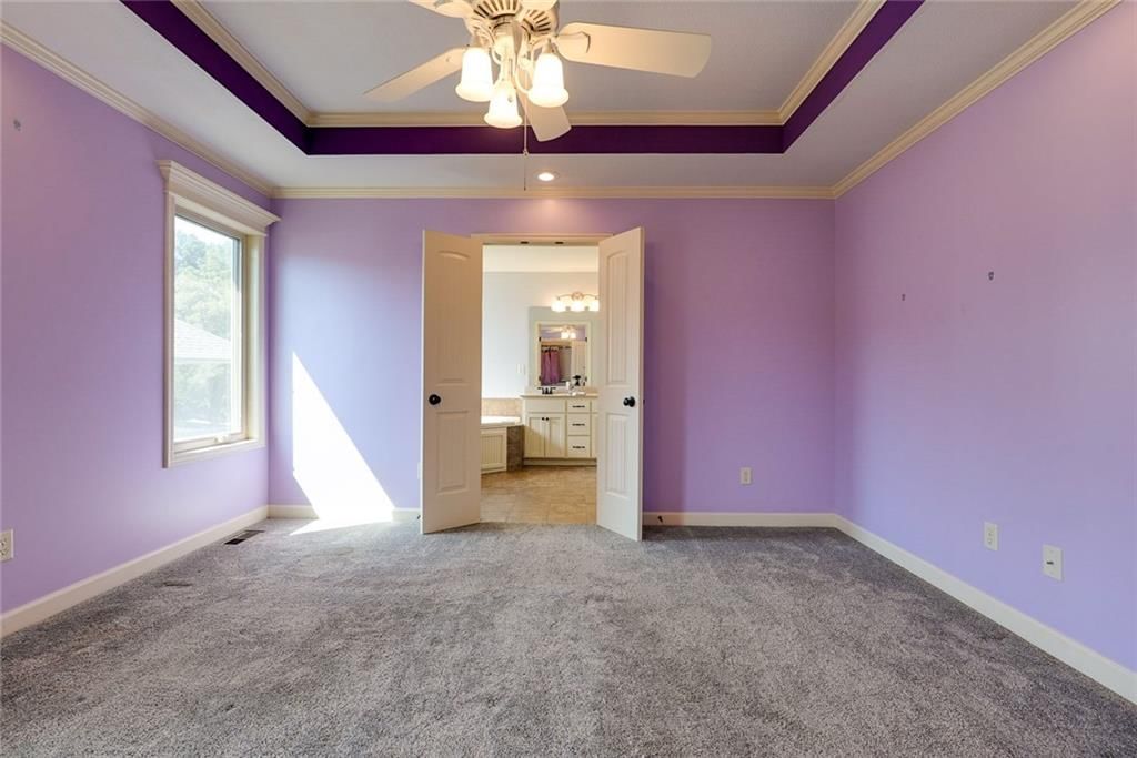 Photo 12 of 39 - 1702 Hedgewood Drive