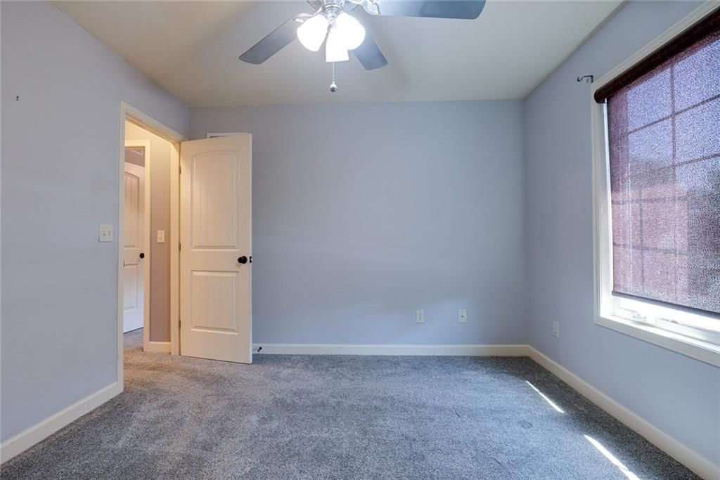 Photo 24 of 39 - 1702 Hedgewood Drive
