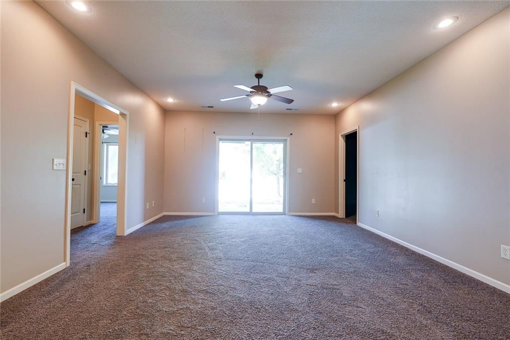 Photo 25 of 39 - 1702 Hedgewood Drive