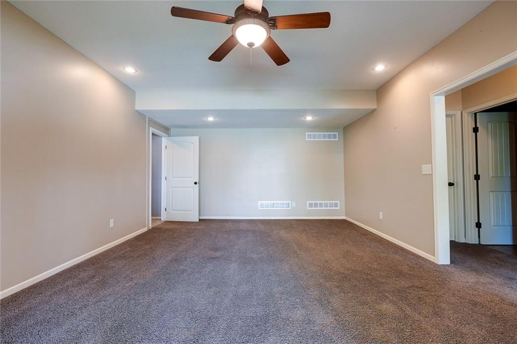 Photo 26 of 39 - 1702 Hedgewood Drive