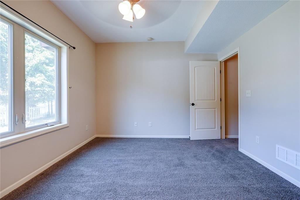 Photo 30 of 39 - 1702 Hedgewood Drive