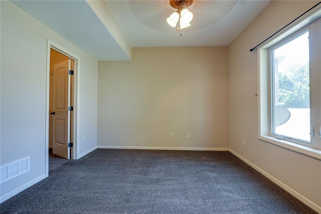 Photo 31 of 39 - 1702 Hedgewood Drive