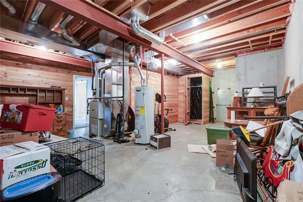 Photo 33 of 39 - 1702 Hedgewood Drive