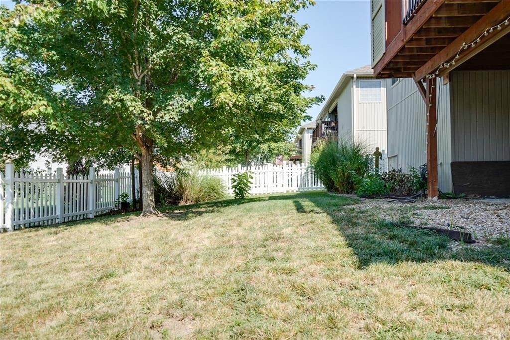 Photo 34 of 39 - 1702 Hedgewood Drive