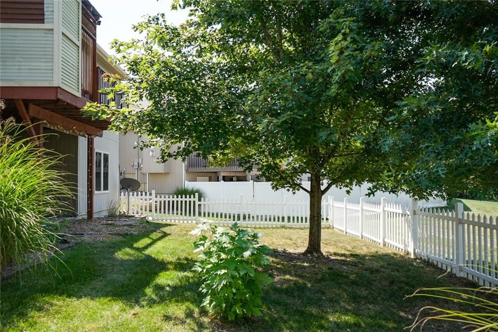 Photo 36 of 39 - 1702 Hedgewood Drive