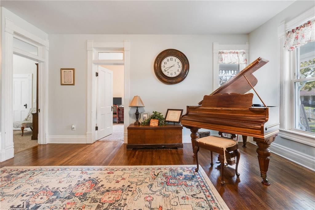 110 W Elm Street — photo 13