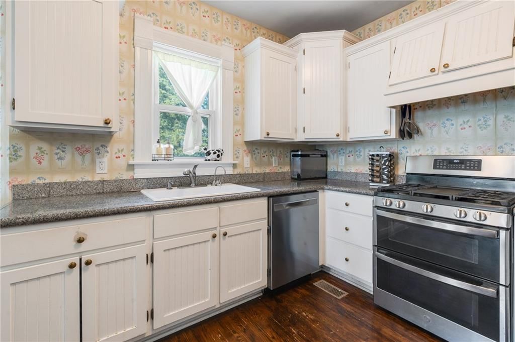 110 W Elm Street — photo 19
