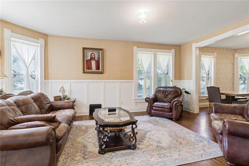 110 W Elm Street — photo 24