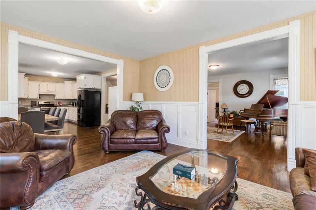 110 W Elm Street — photo 27