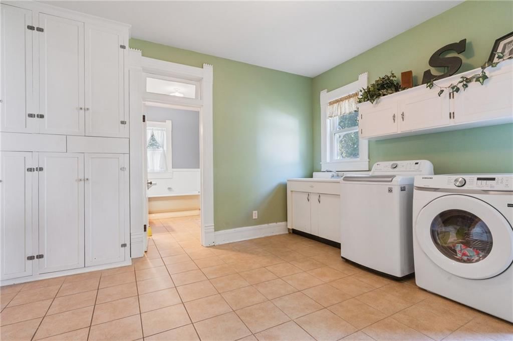 110 W Elm Street — photo 34