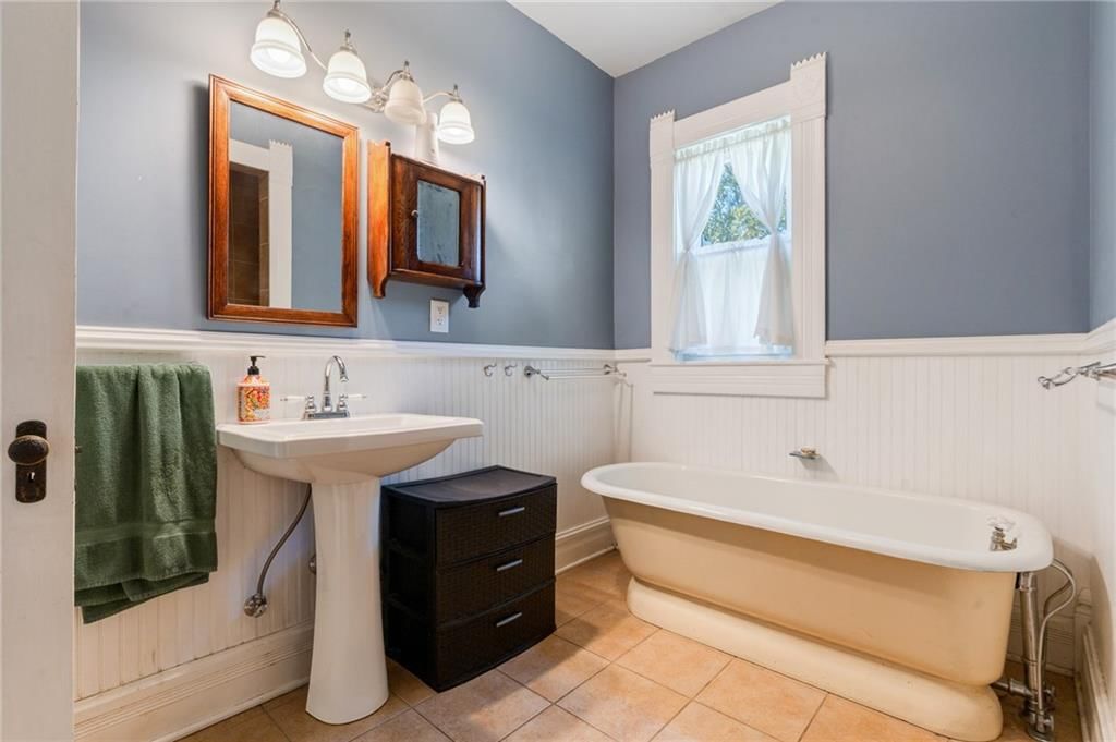 110 W Elm Street — photo 37