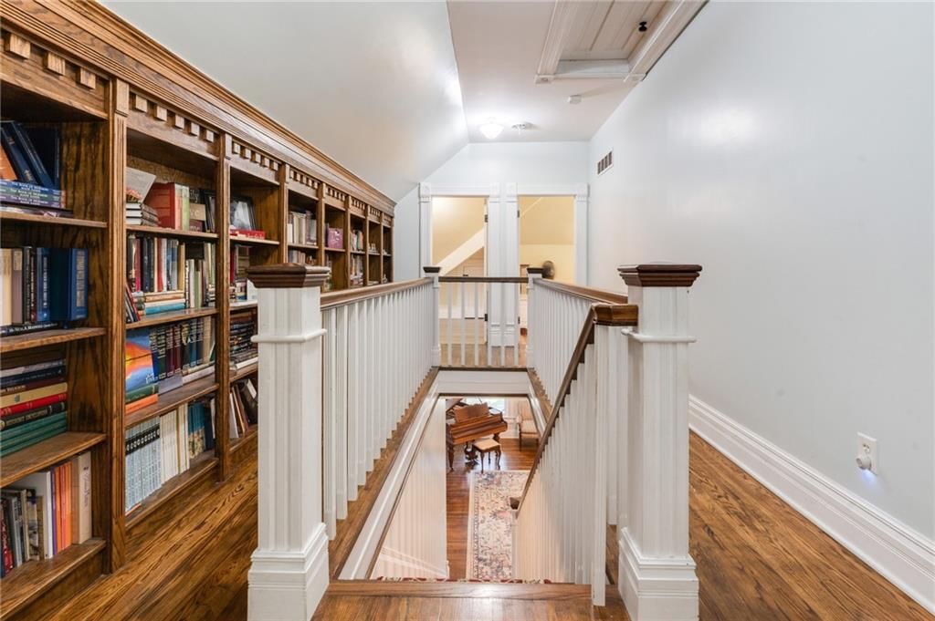 110 W Elm Street — photo 40