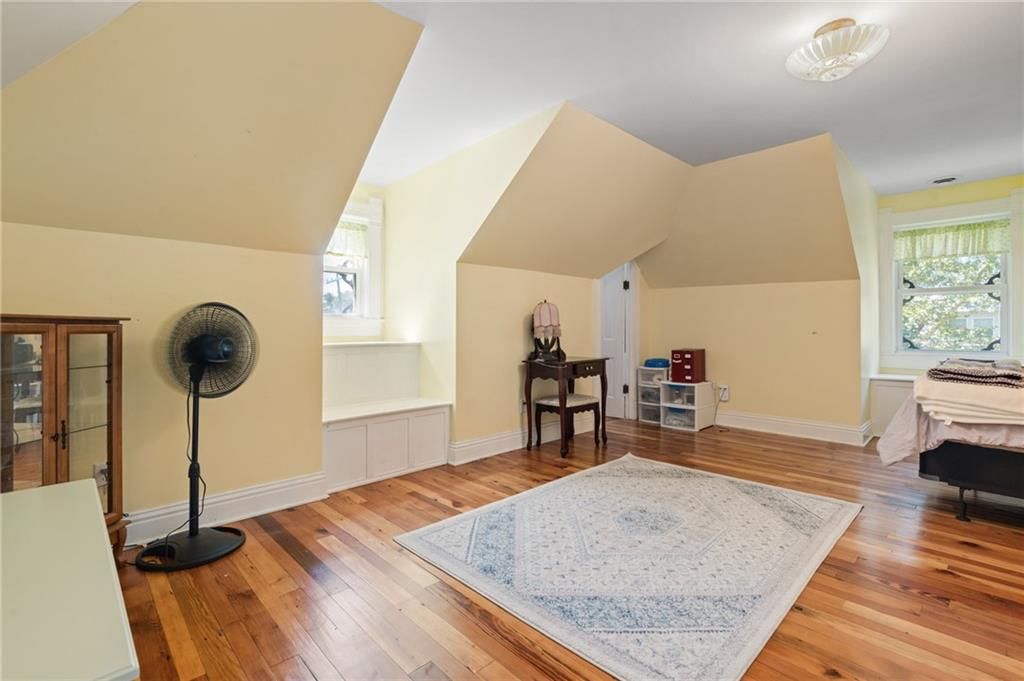 110 W Elm Street — photo 44