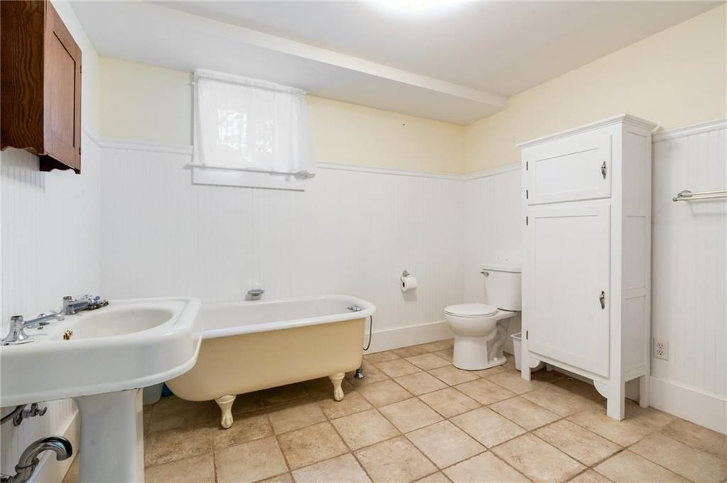 110 W Elm Street — photo 57