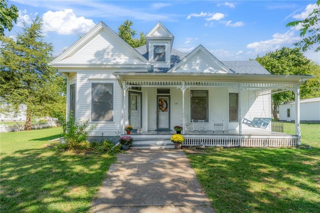 110 W Elm Street — photo 75
