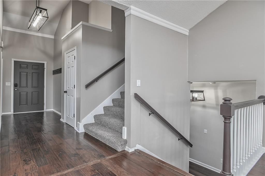 Photo 6 of 30 - 582 W Layton Street