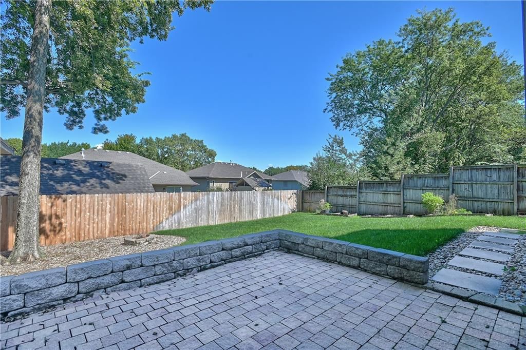 Photo 24 of 30 - 582 W Layton Street
