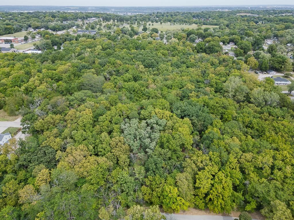 3215 Woodend Avenue — photo 3