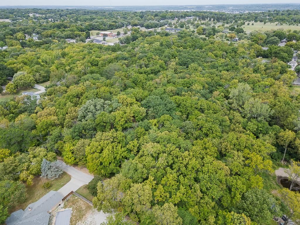 3215 Woodend Avenue — photo 4