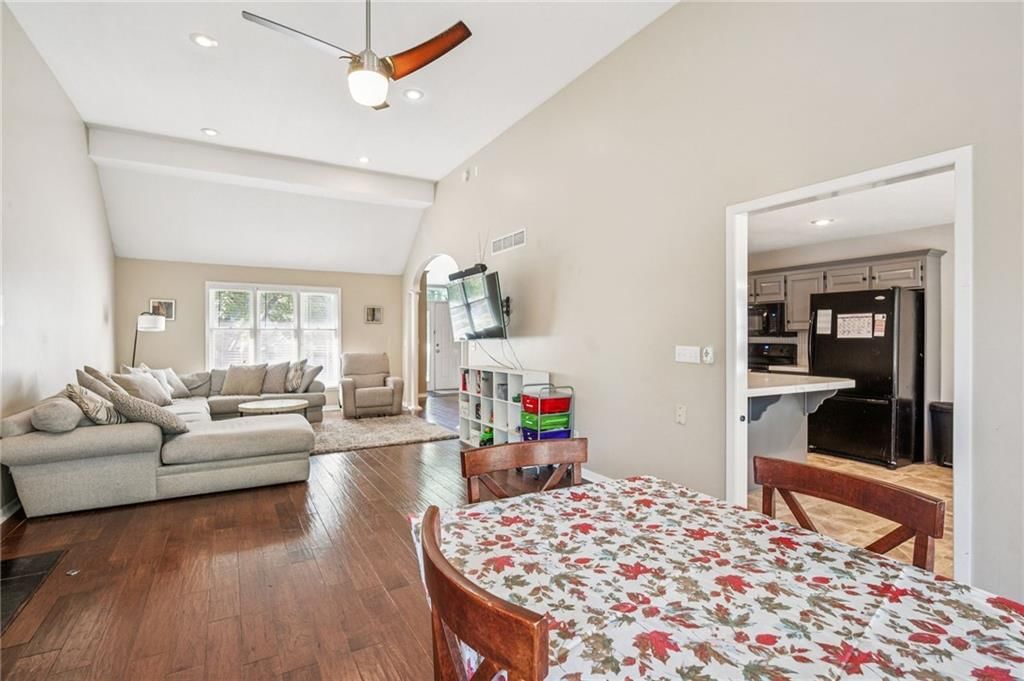 1507 Amesbury Avenue — photo 13